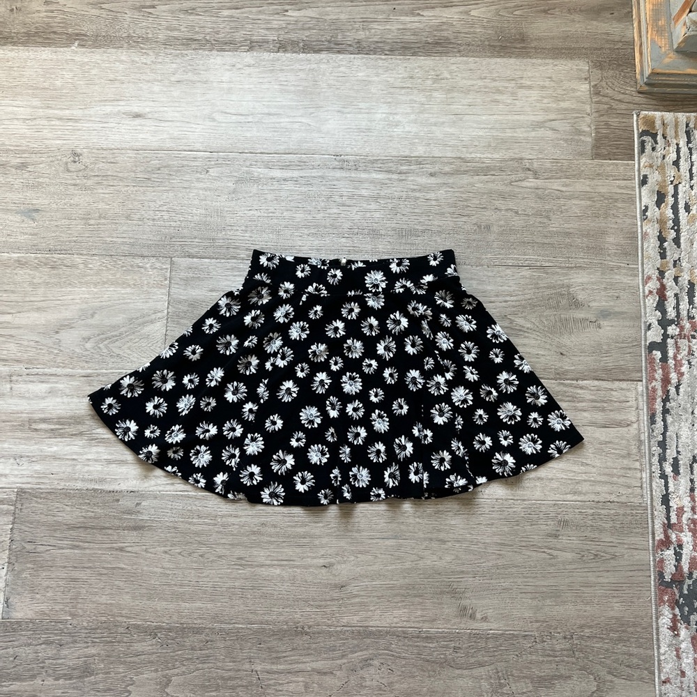 H&M Black and White Floral Skater Skirt
